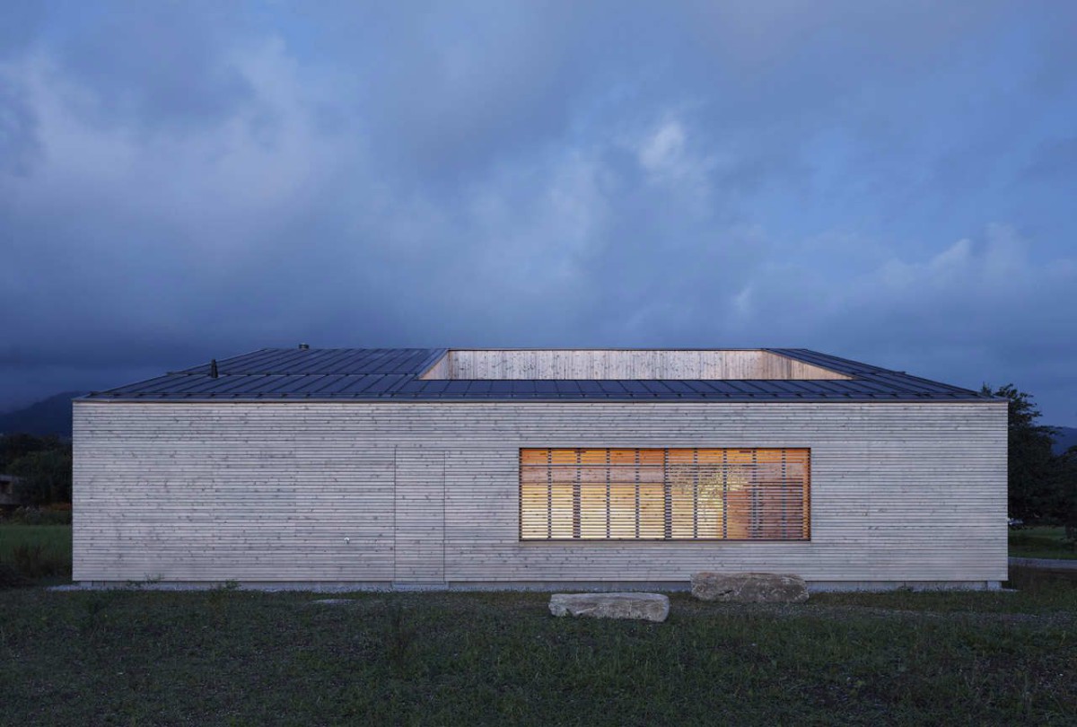 afasia Bernardo Bader . Wooden House with an Inner Courtyard . Sulz (1)