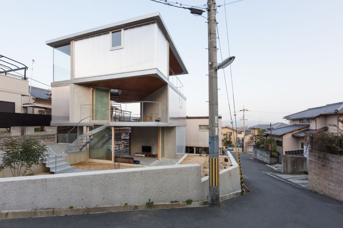 Komatsu Architects . House in Ayameike . Nara (1)