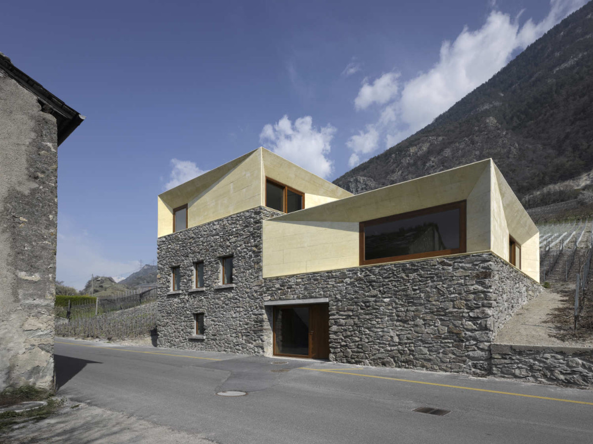 clavienrossier architectes . Family house transformation . Charrat (1)