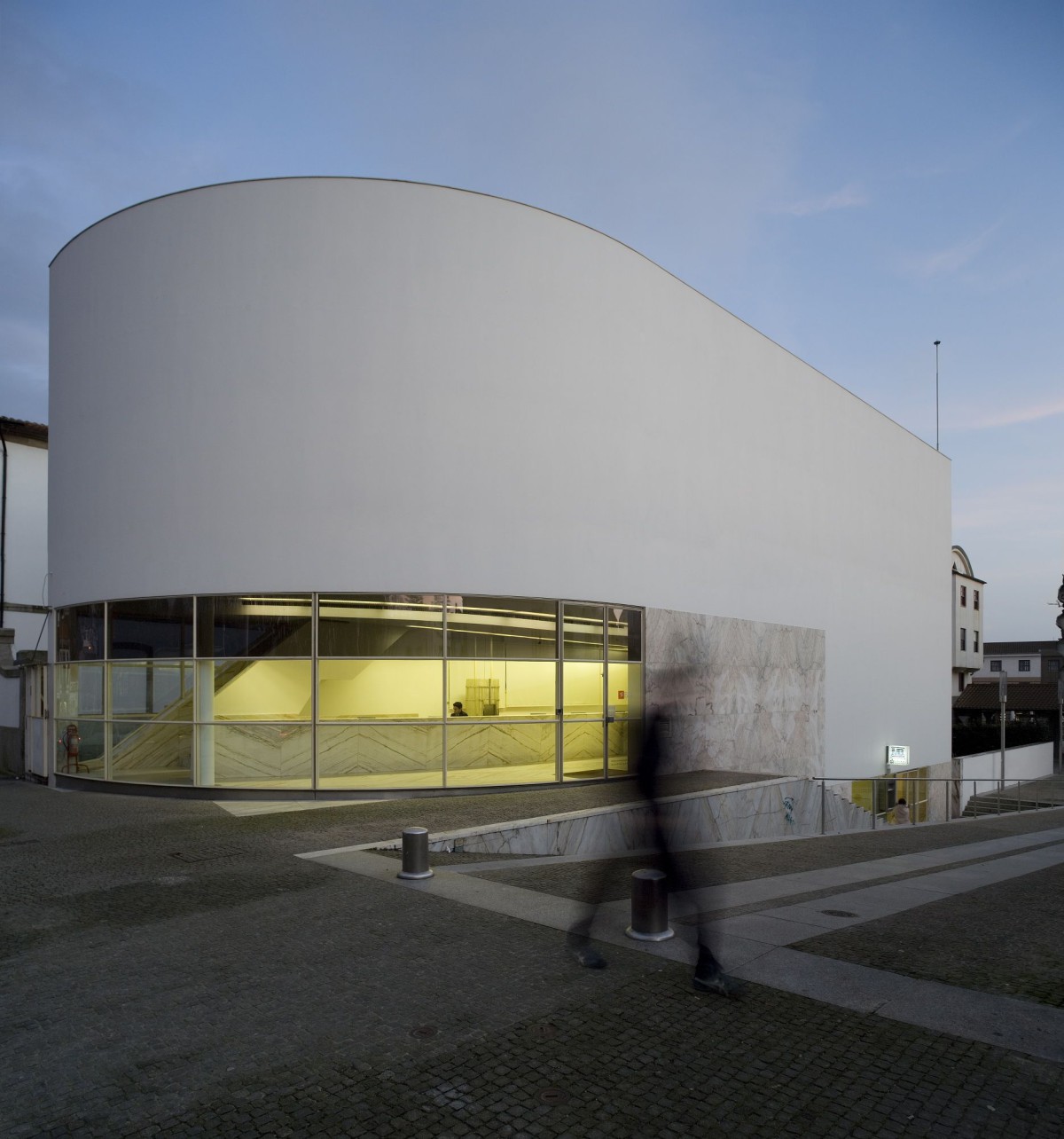 Alvaro Siza Vieira .  Borges & Irmao bank . Vila do Conde (2)