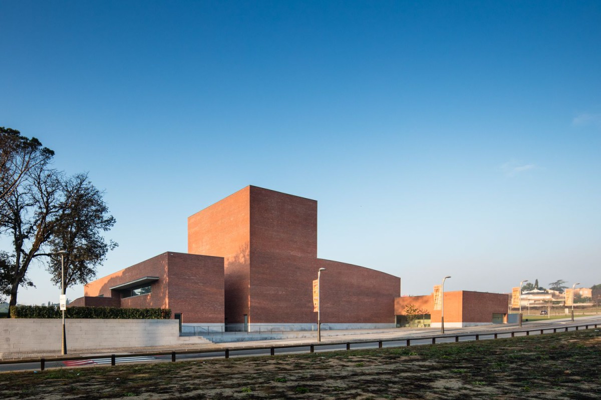 álvaro siza . public auditorium . llinars del vallès