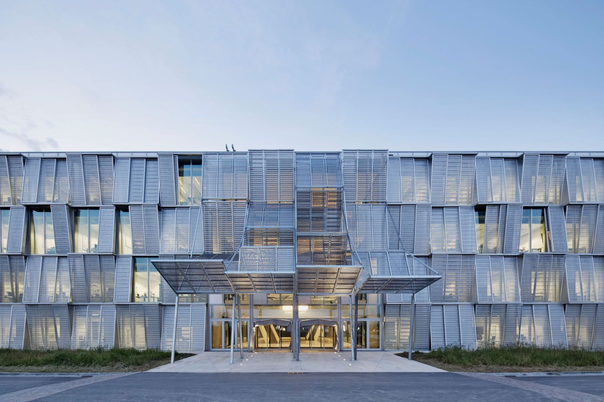 Dominique Perrault . new Mechanics Hall at EPFL . Lausanne (1)