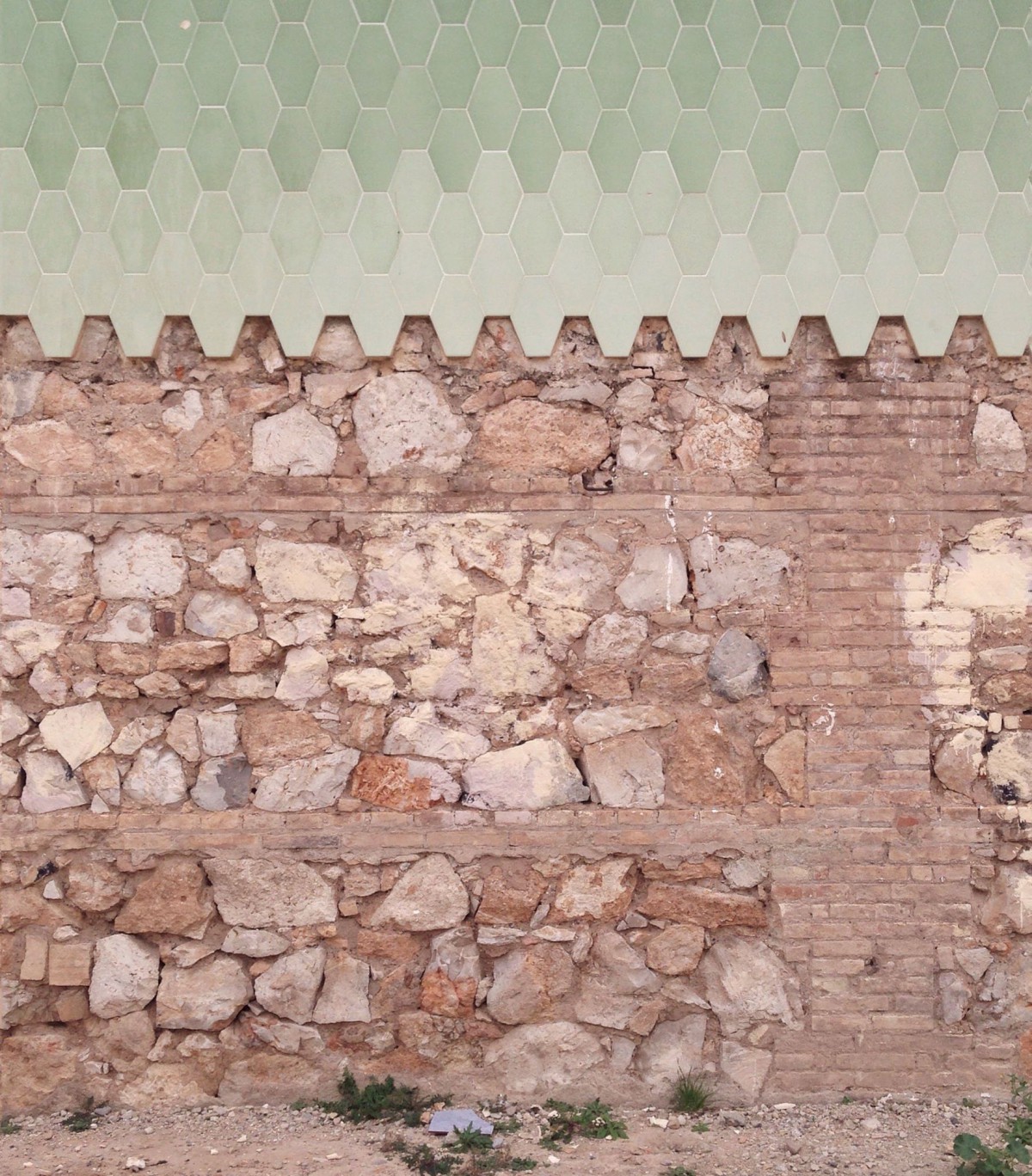 García Clariana . Intervención en el muro del cementerio . El Grao (1)