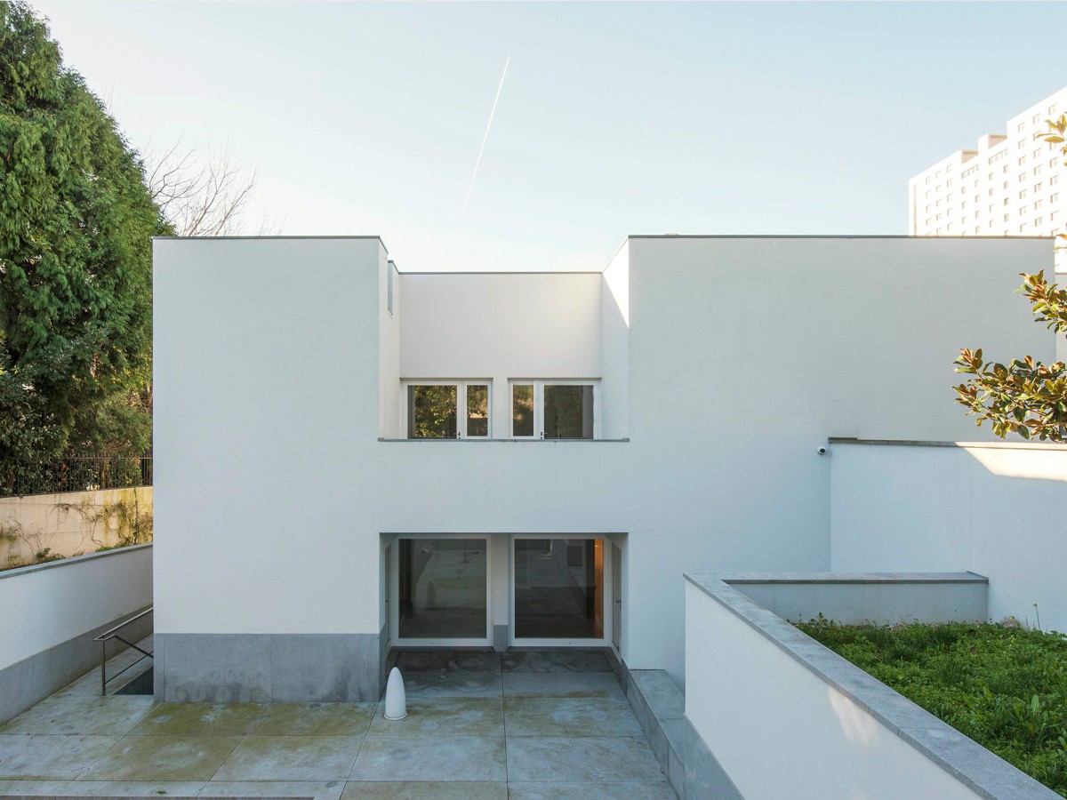 Álvaro Siza . Boavista Avenue house . Porto (1)