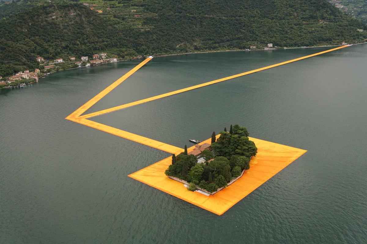 Christo . The Floating Piers . Lake Iseo (1)