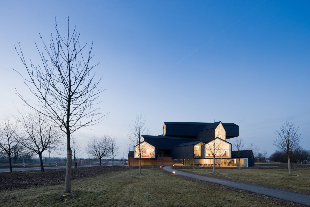 Herzog & de Meuron . VitraHaus . Weil am Rhein  (1)