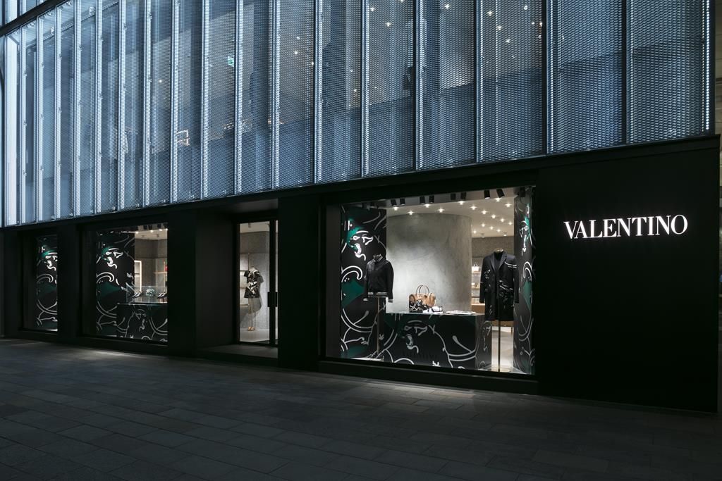 Valentino ginza shop