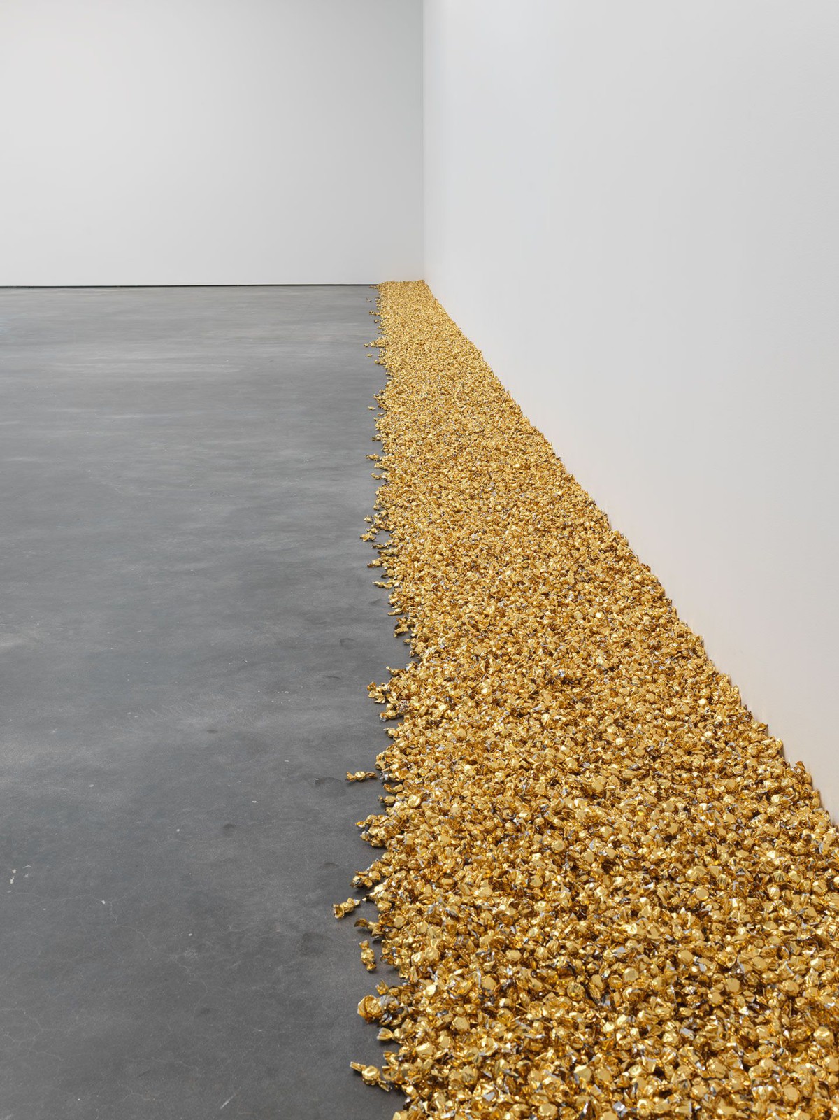 01 Felix Gonzalez-Torres . Untitled Placebo-Landscape-for Roni . 1993