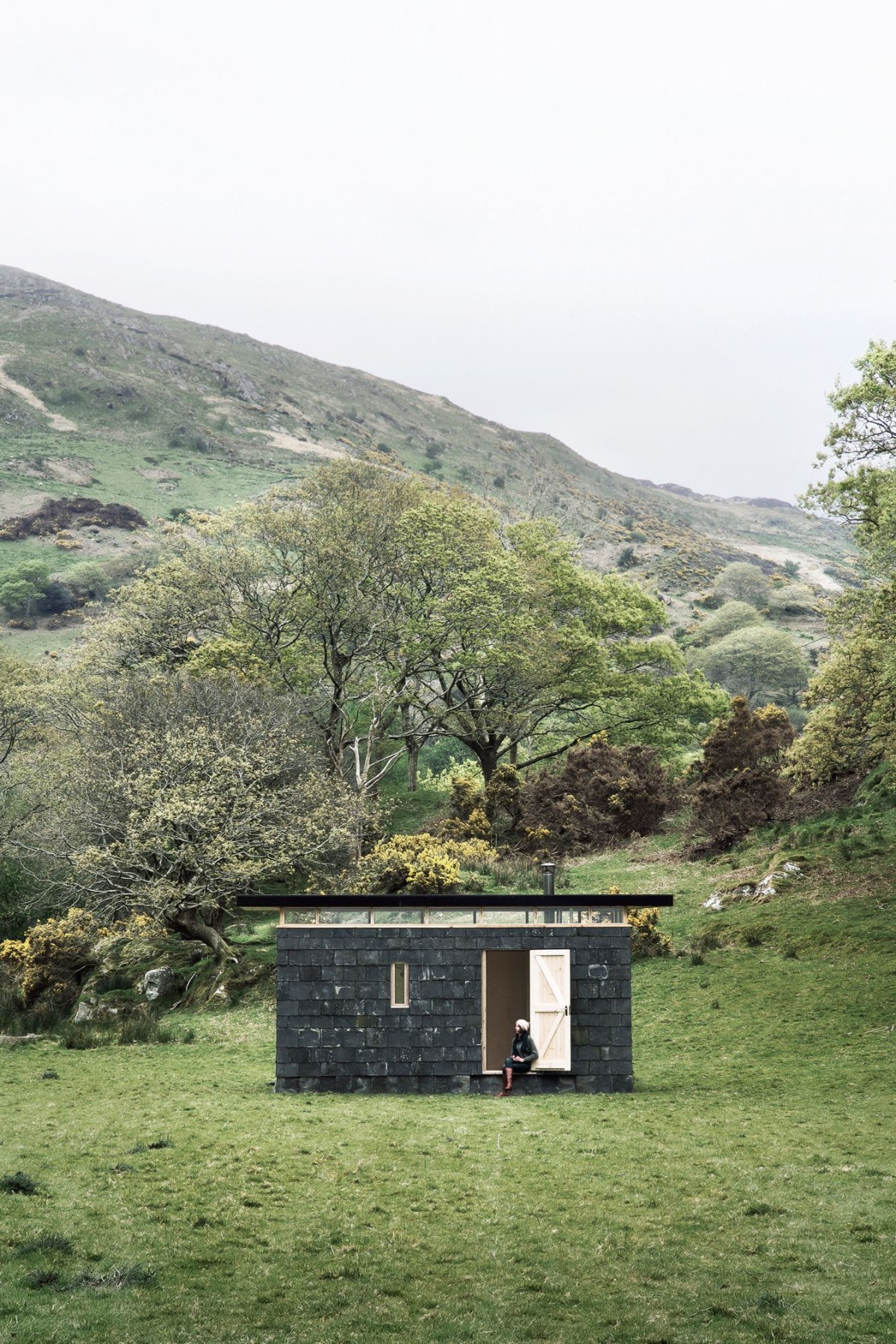 TRIAS . SLATE CABIN . Snowdonia National Park (1)