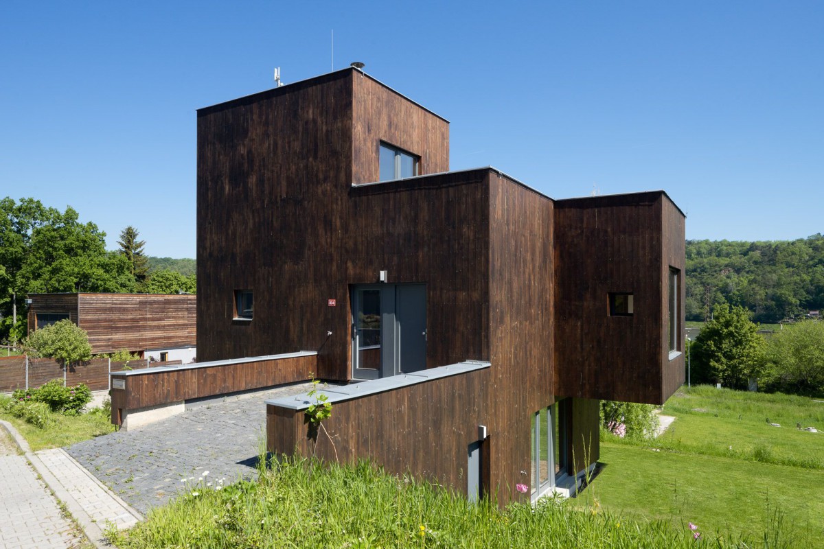 ov-a . Family house . Libcice (1)