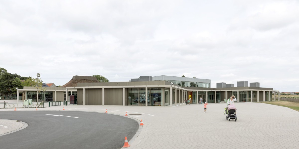 NL . De Vonk School campus . Knokke-Heist (1)