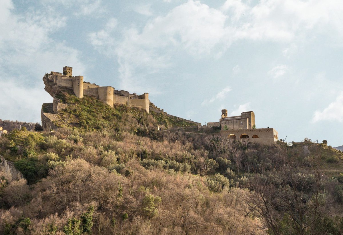 gcarchitetti . Observatory Houses . Roccascalegna (2) – a f a s i a