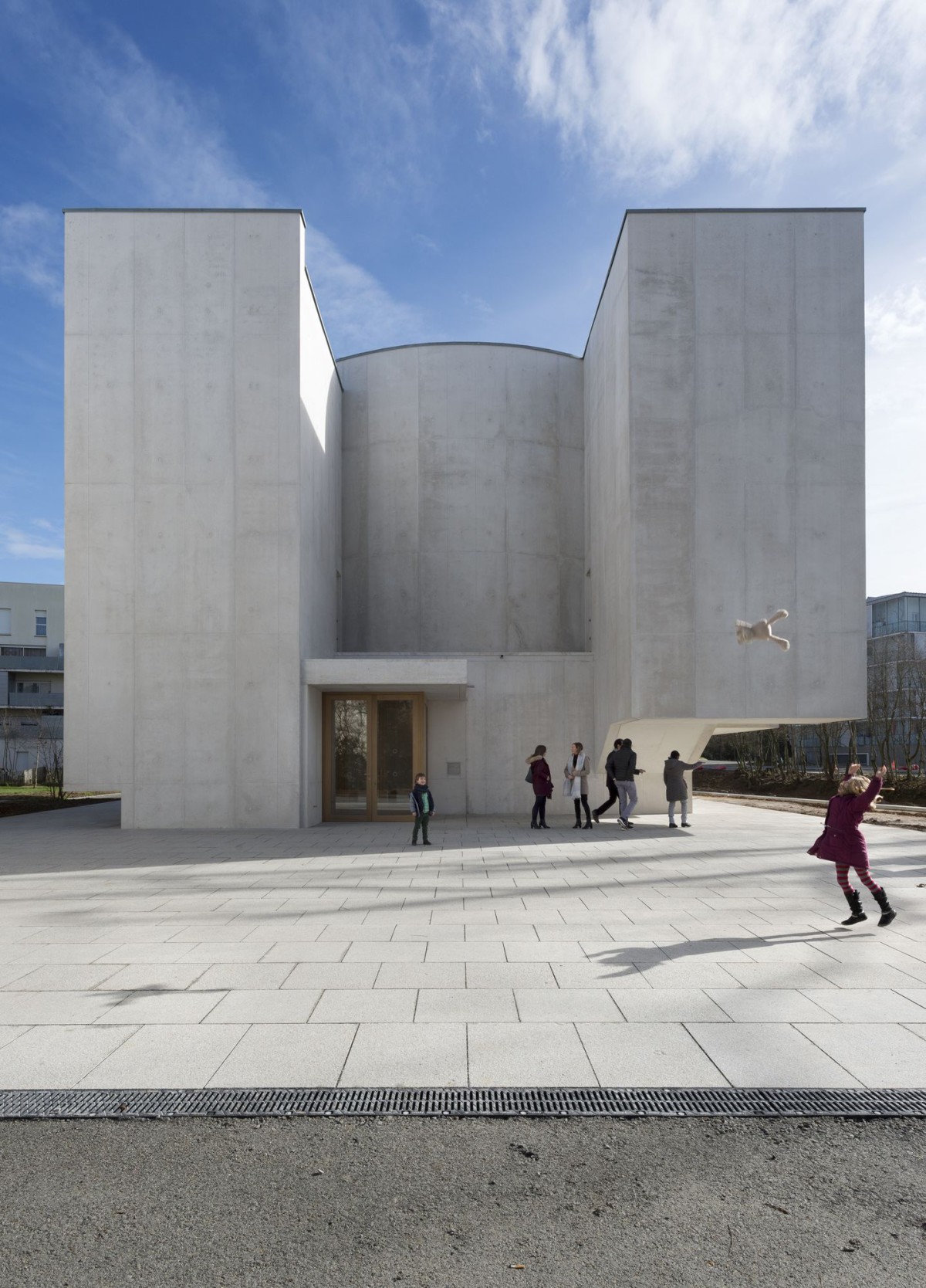 Alvaro Siza .  New Church of Saint-Jacques de la Lande . Rennes  (1)