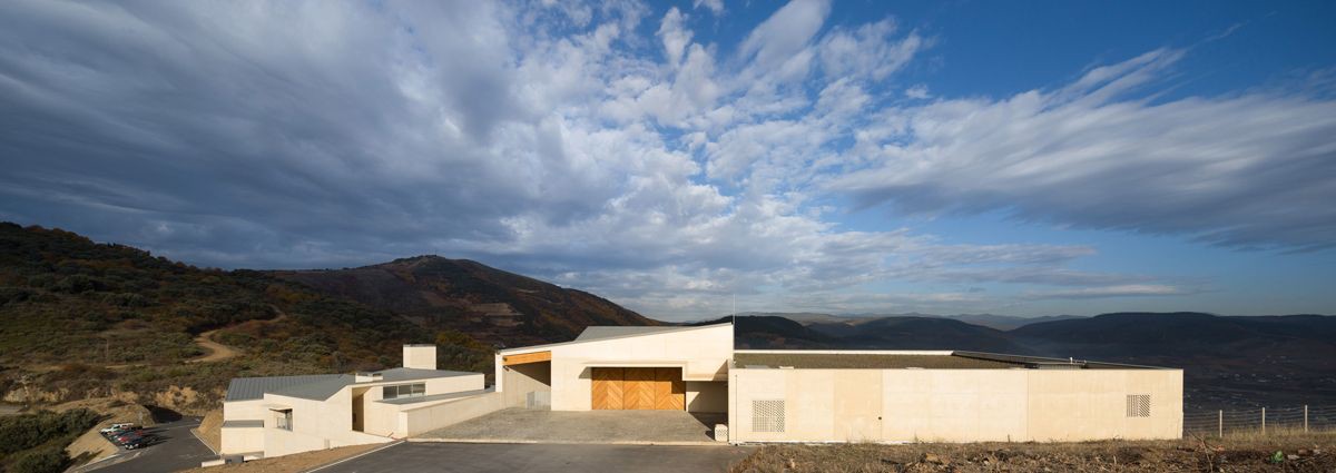 Rafael Moneo . J. Palacios winery . Corullón (1)