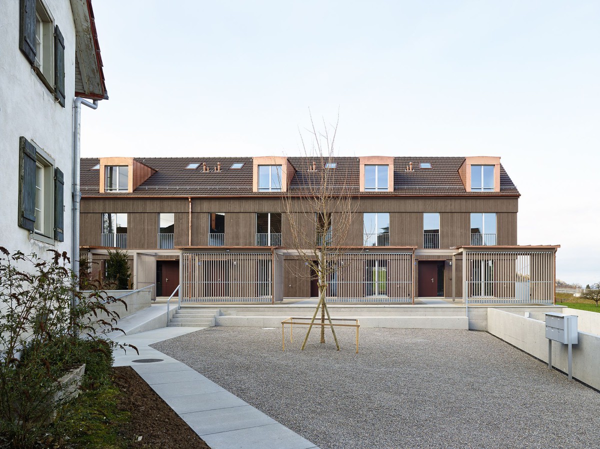 Wirz Architekten . semi-detached houses in Neuhaus . Hinteregg (1)