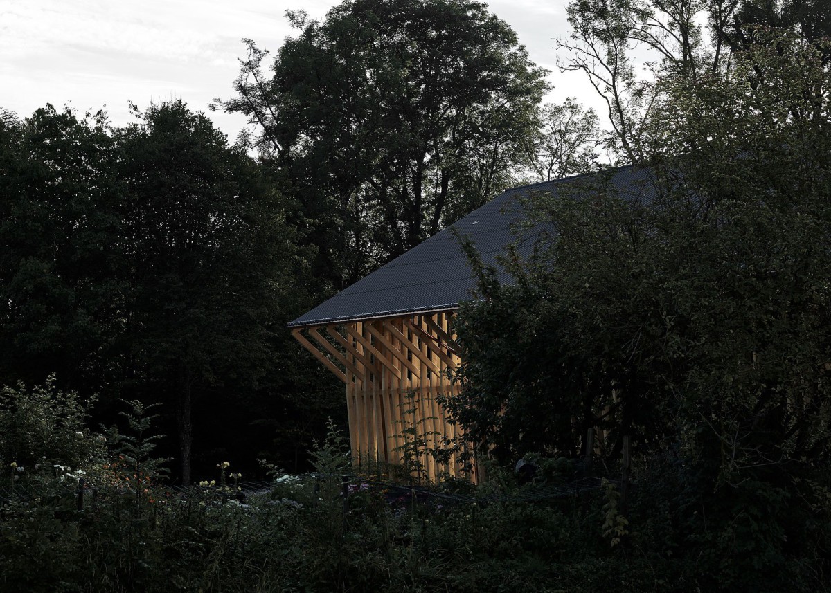 Clou Architekten . New firewood warehouse , Gockhausen (1)