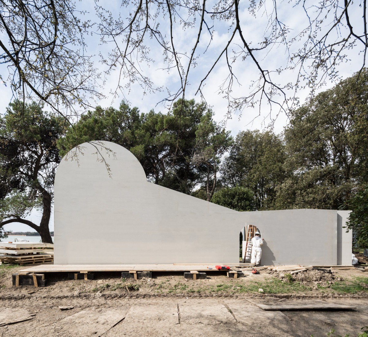 Flores & Prats . The Morning Chapel . Venice  (1)