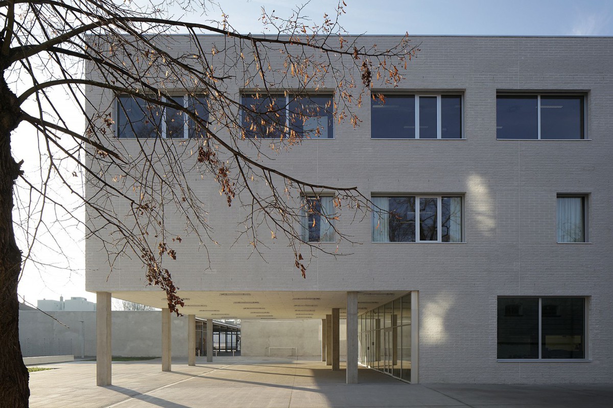 STÉPHANE BEEL .  Secondary school 'De Wingerd' . Ghent (1)