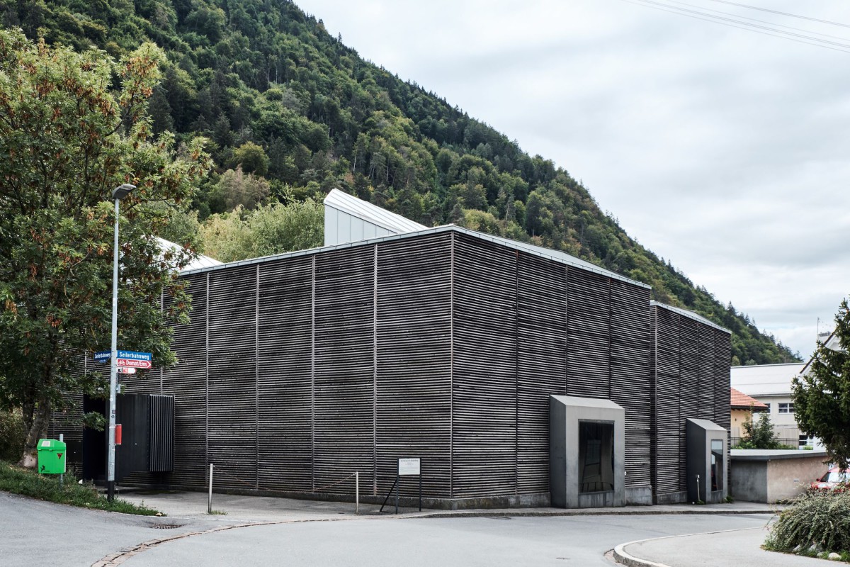 Peter Zumthor . Shelter for Roman Ruins .  Chur  (1)