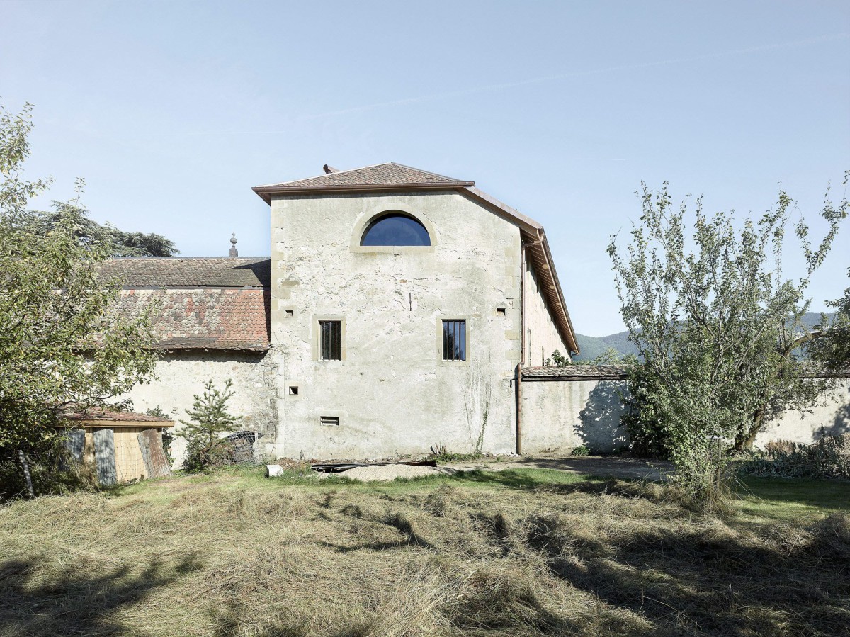 Charles Pictet .  Old barn Transformation . Landecy afasia (1)