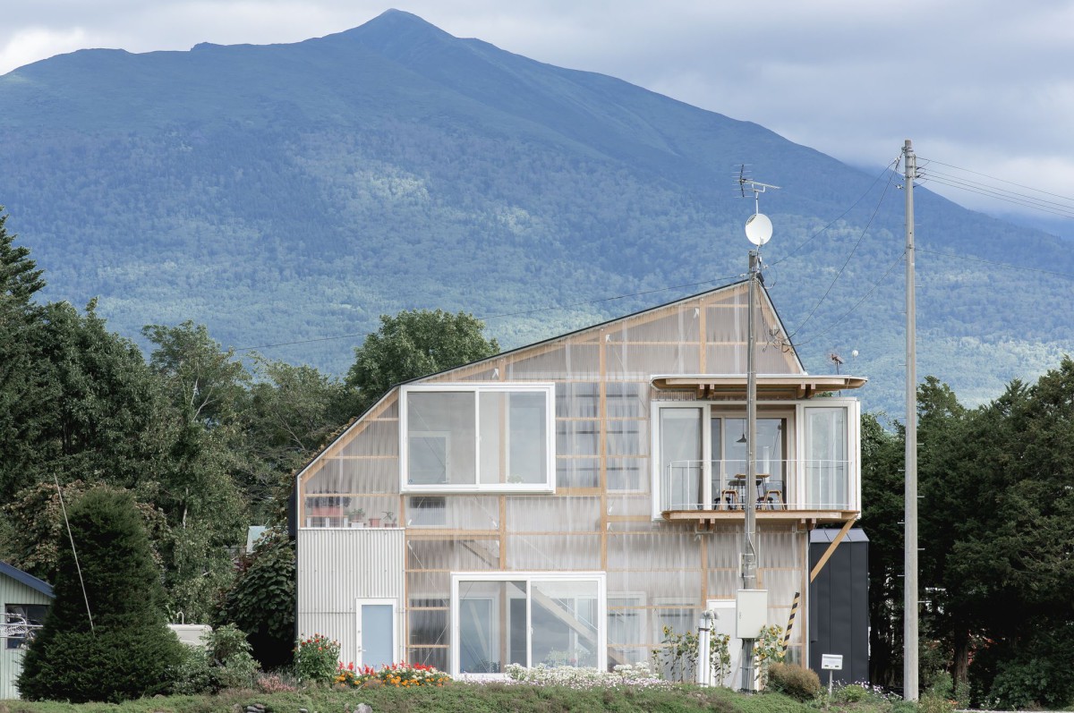 yoshichika takagi . deformed roofs . furano afasia (1)