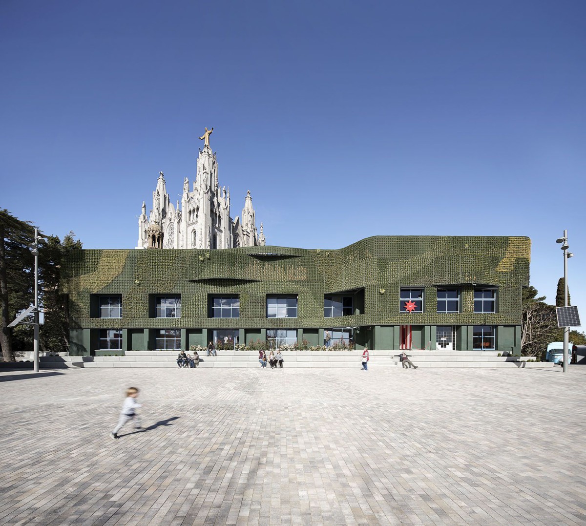 MIAS Architects . Tibidabo Welcome Square . Barcelona afasia (1)