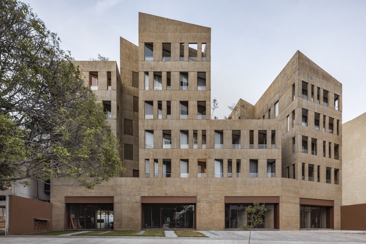 Macías Peredo . Edificio González Luna . GUADALAJARA (1)