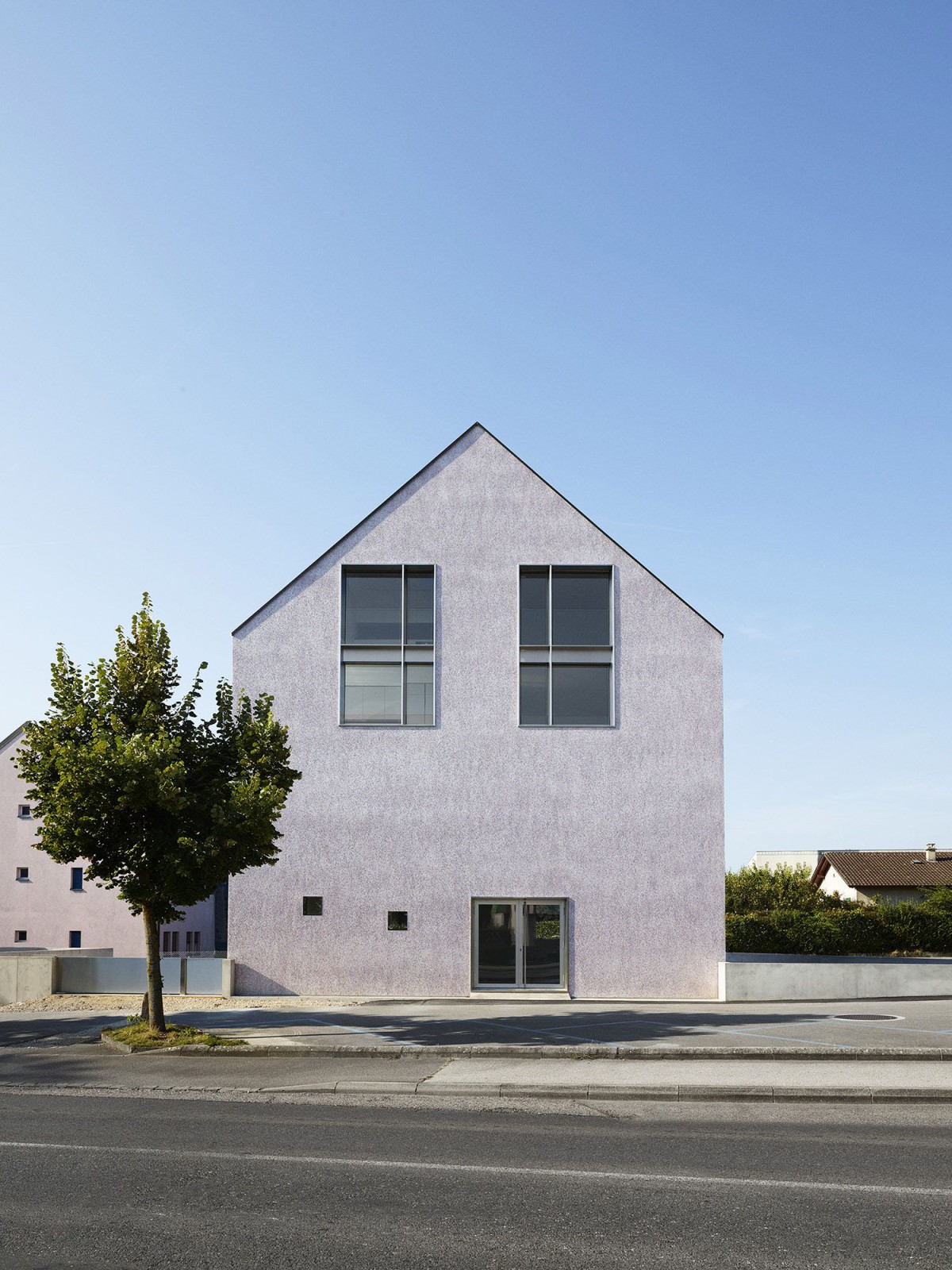 Collinfontaine Architectes . LA PETITE MAISON . Gland afasia (1)