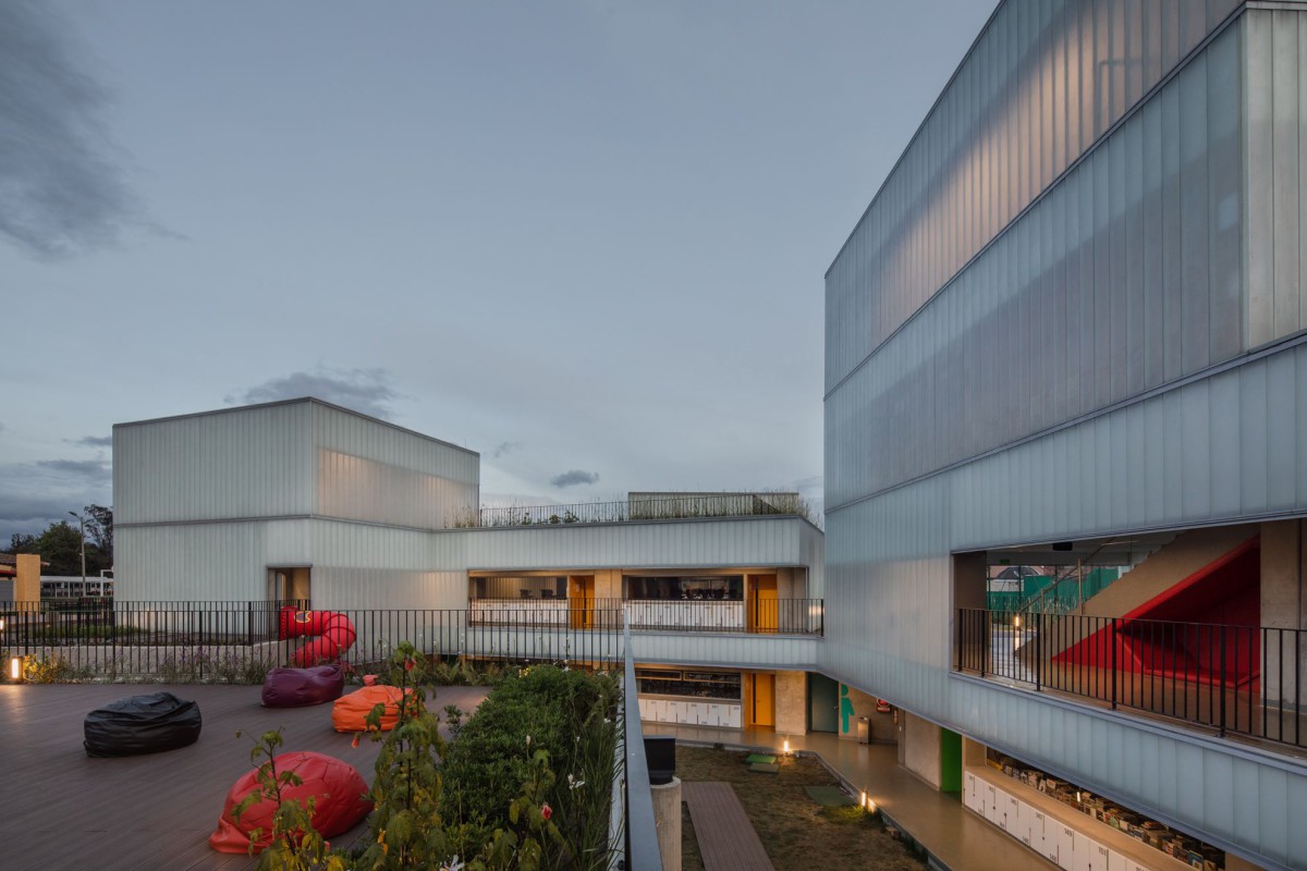 El Equipo Mazzanti . Helvetia School expansion . Bogotá afasia (20)