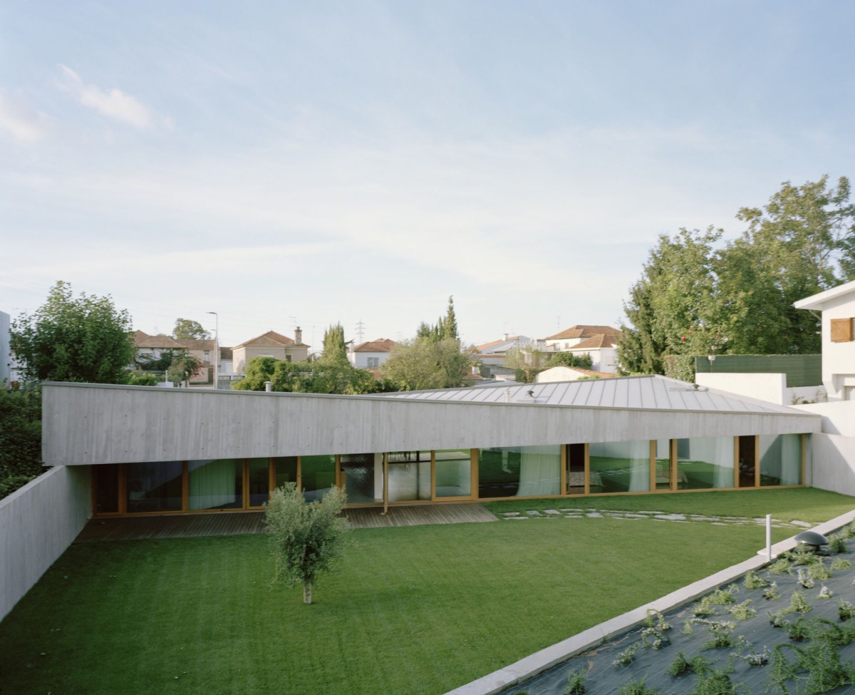 brandão costa . House in Santo Tirso 2 . porto afasia (1)