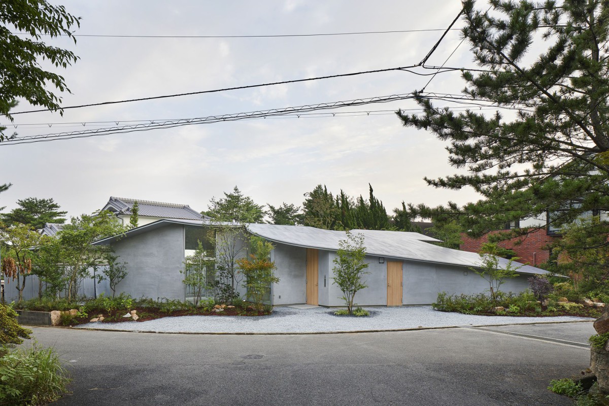 Tomohiro Hata . House in Okuike afasia (1)