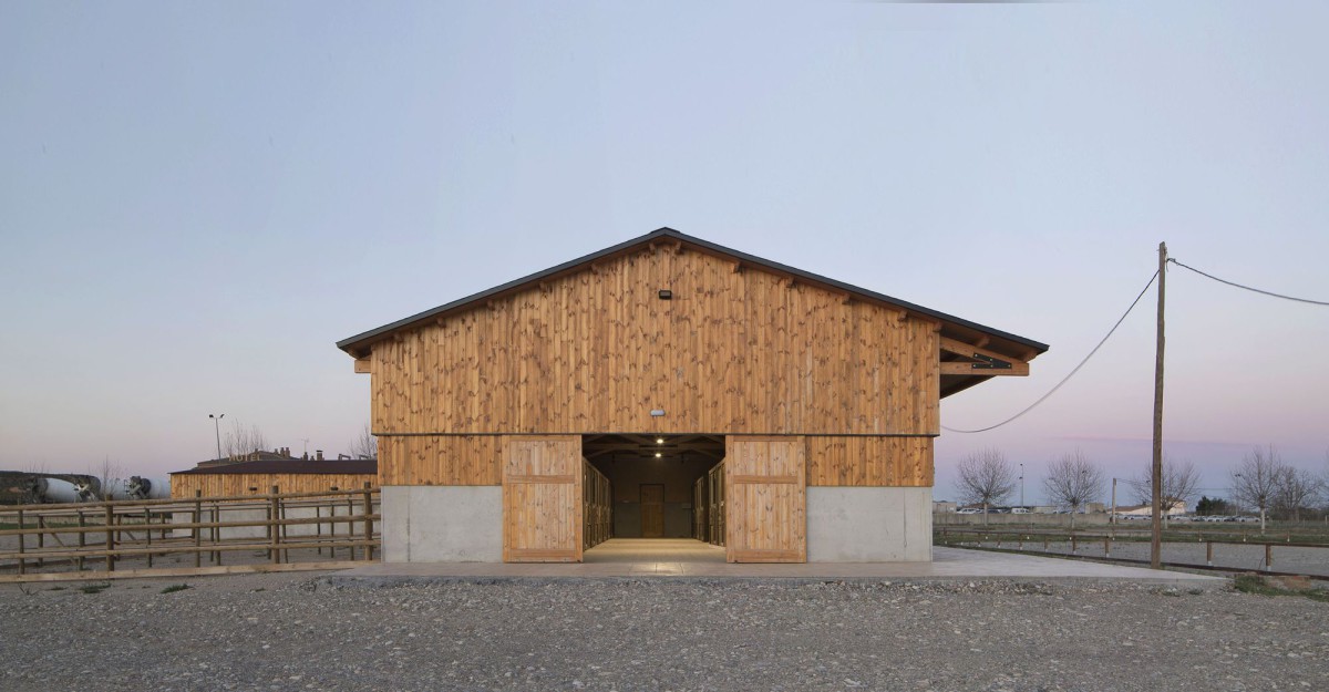 Gabarra Arquitectes . Horse Stables . Lleida DEL RIO BANI afasia (2)