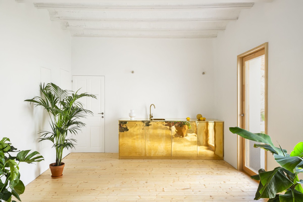 KRI studio . apartment transformation between party walls . Madrid Pablo Gómez Ogando afasia (1)