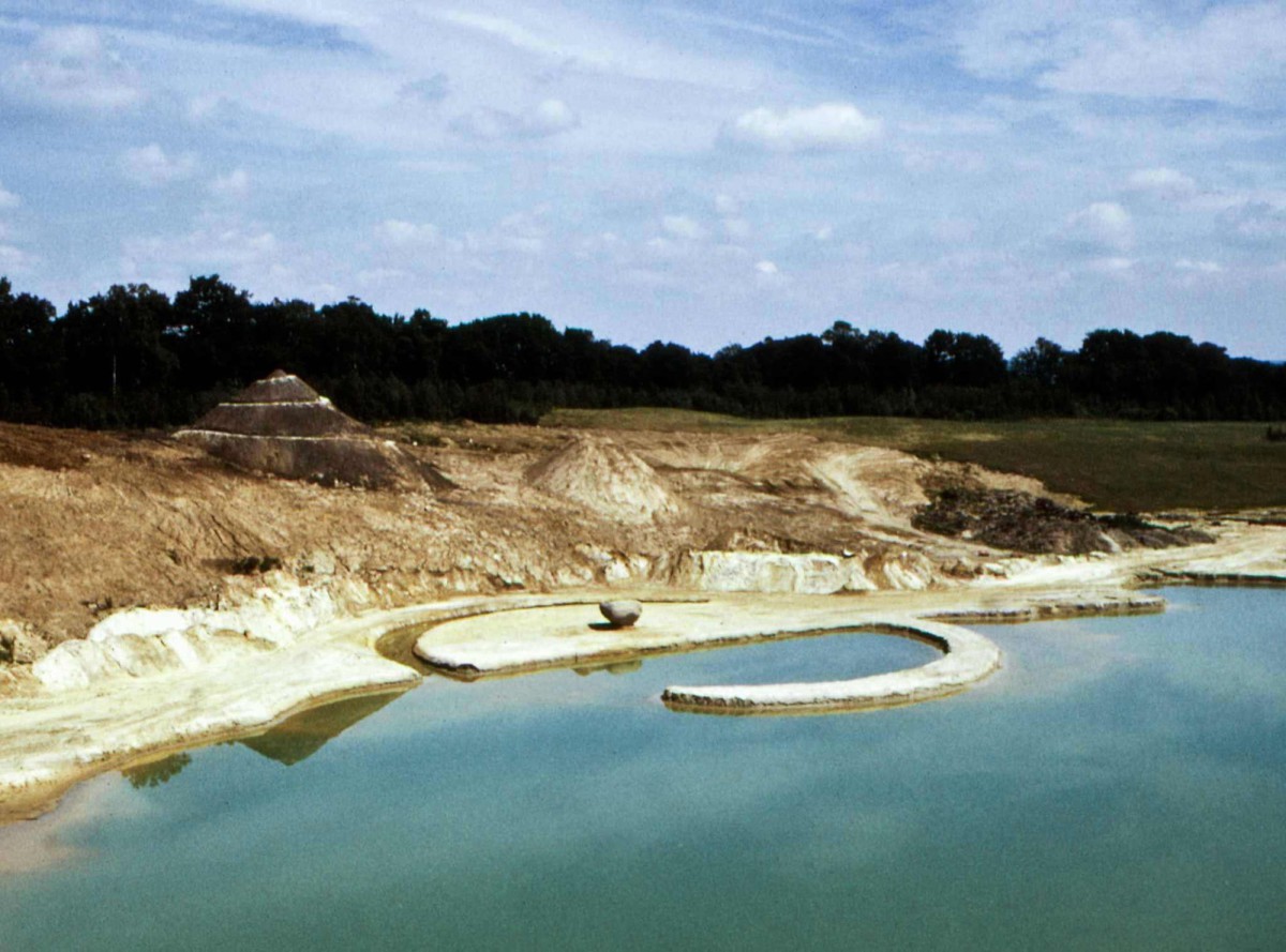 Robert Smithson . Broken CircleSpiral Hill . 1971 afasia (3)