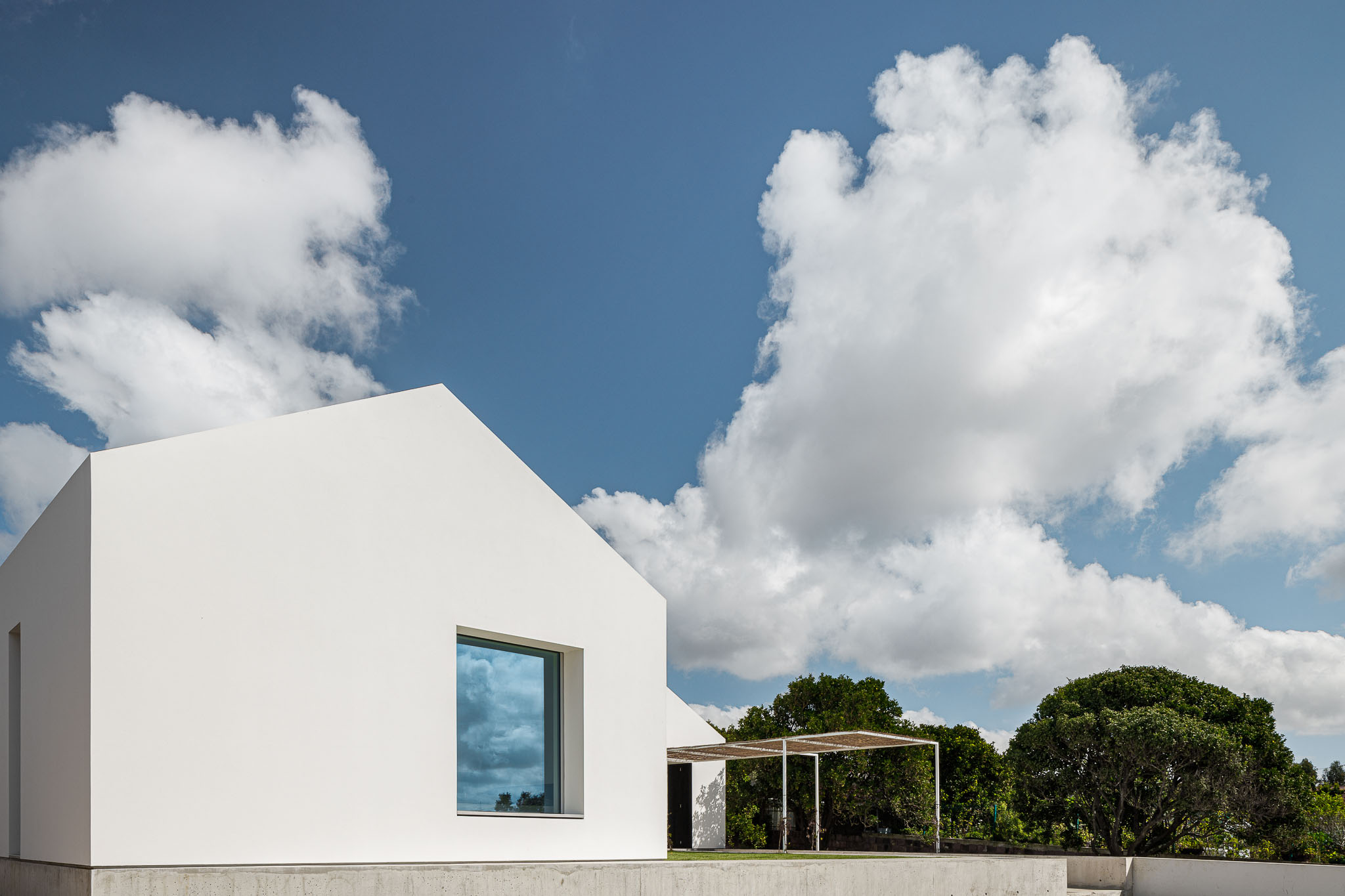 Casa St Joana em Aveiro do Atelier Nu.ma com fotografias de Arqu – a f a s  i a