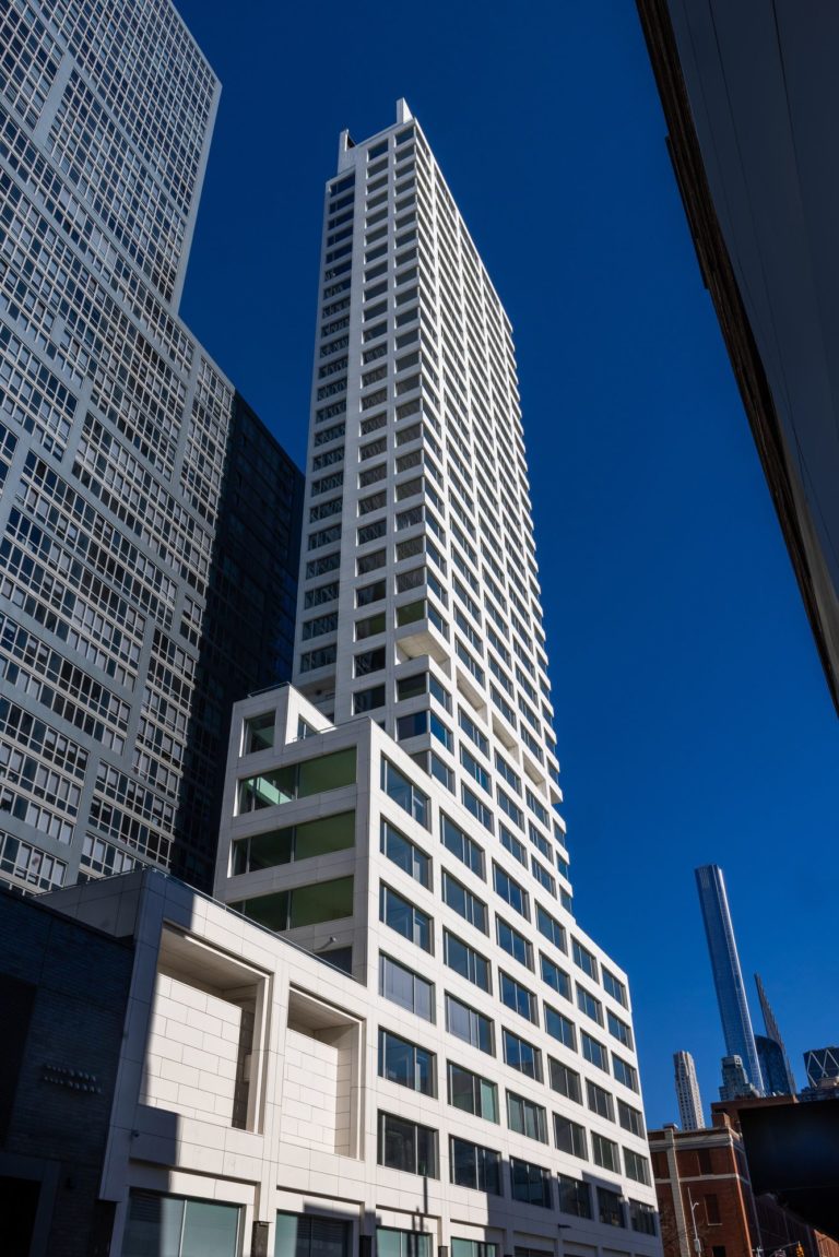 alvaro siza . 611 west 56th street . new york city (2) – a f a s i a