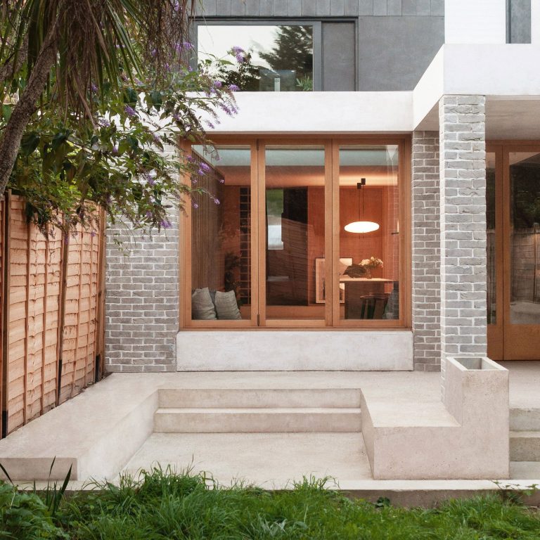 Yellow Cloud Studio . Courtyard House . London afasia (2) – a f a s i a